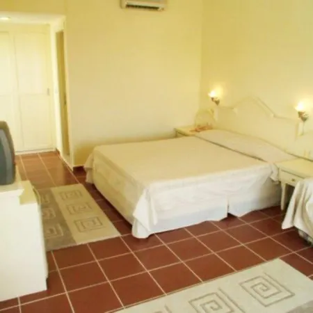 Royal Park Artemisia Club Hotel