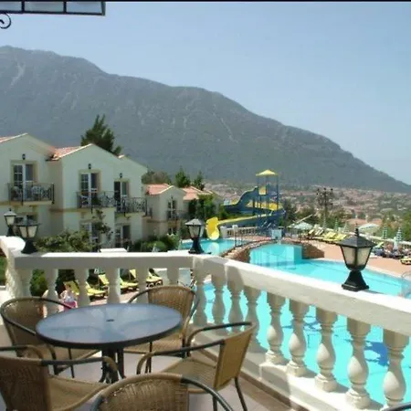 Royal Park Artemisia Club 2*