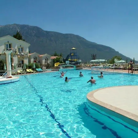 Royal Park Artemisia Club Hotel 2*