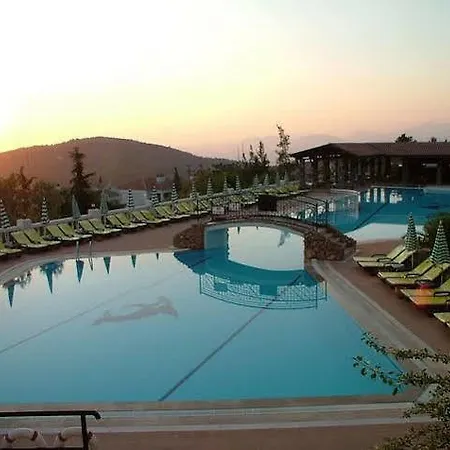 Royal Park Artemisia Club Hotel 2*